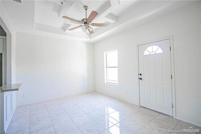 Building Photo - 16 W Dallas Ave