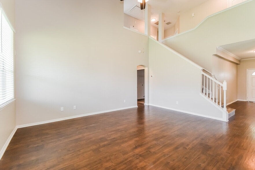 Building Photo - 6176 Galloway Ln