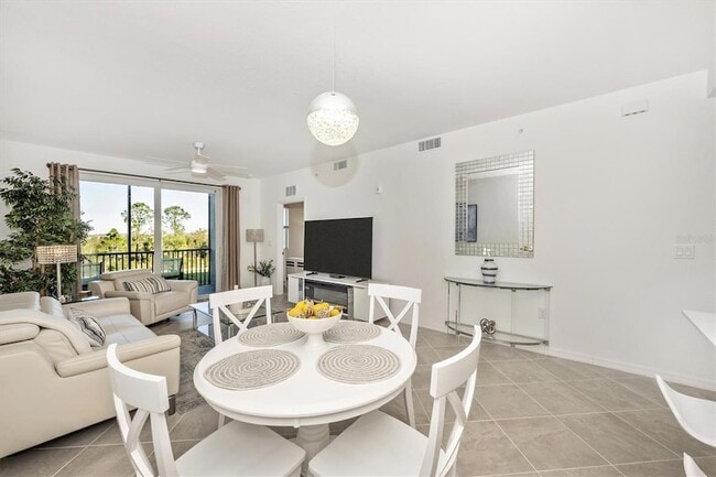 Building Photo - 12240 Wellen Golf St