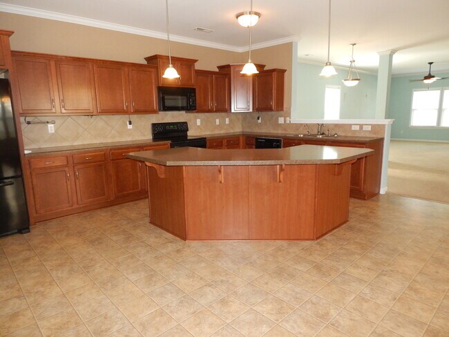 Building Photo - Fabulous 3 bedroom,2.5 bathroom 2 Car gagrage