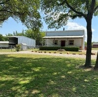 Building Photo - 4700 Knob Hill Rd