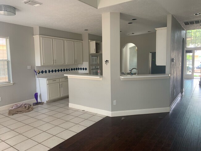 Building Photo - 1127 Parkhaven Ln
