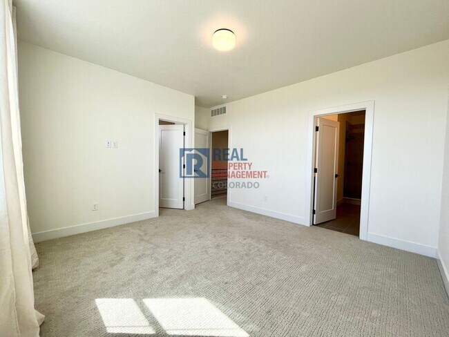 Building Photo - 10334 Milwaukee Cir