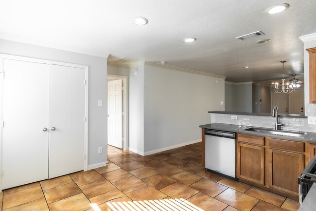 Building Photo - 12907 Regalshire Ct