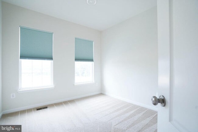 Building Photo - 2038 Twisted Oak Pl