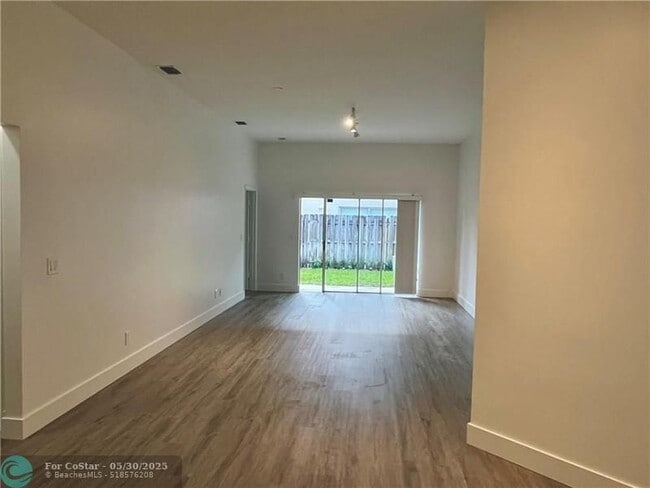 Building Photo - 16220 Emerald Cove Rd