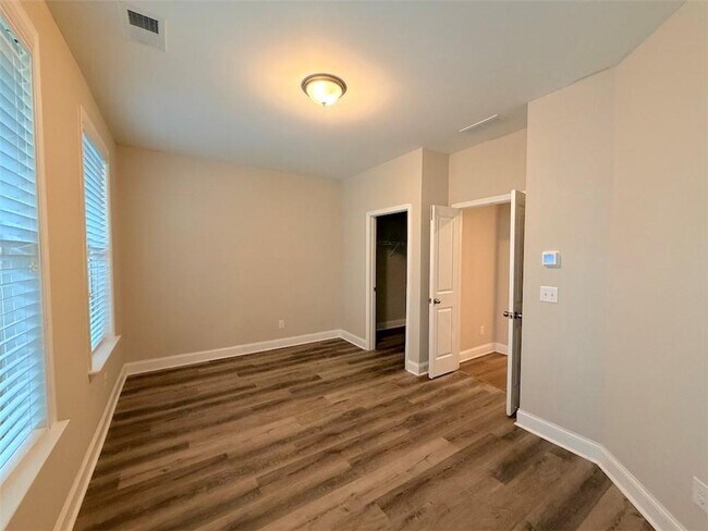 Building Photo - 4995 Shay Town Ln