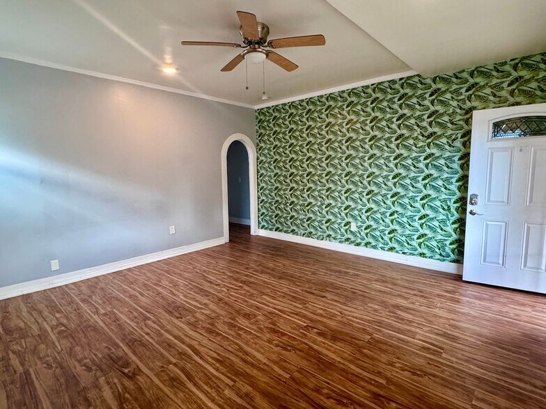 Building Photo - 1151 E 15th St