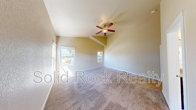 Building Photo - 1097 Antrim Loop
