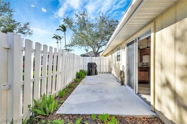 Building Photo - 14899 Crescent Cove Dr