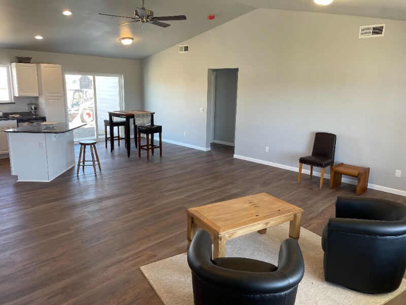 Building Photo - 532 Scenic Loop