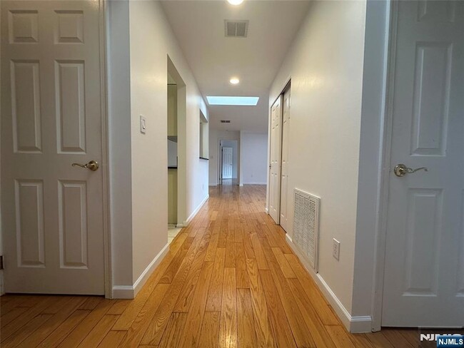 Building Photo - 38 Garden Pl