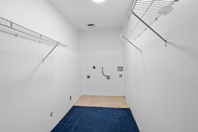 Building Photo - 4 bedroom 3 bath home with 3 car garage in Cheney