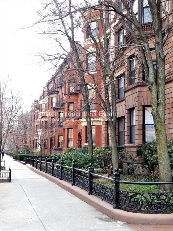 Building Photo - 416 Marlborough St