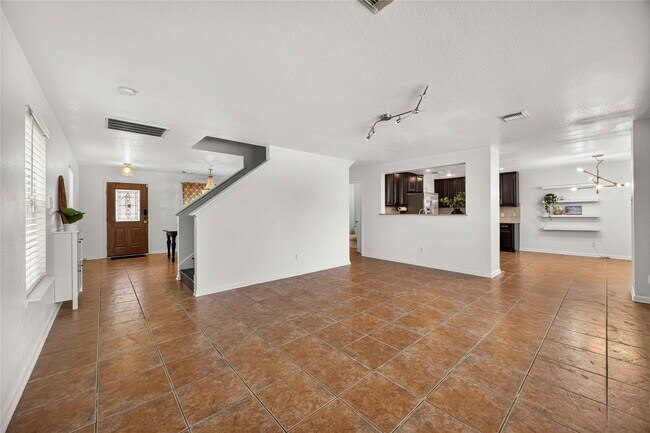 Building Photo - 14123 Autumn Ridge Trail Dr
