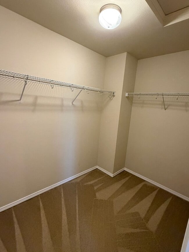 Building Photo - 7125 Axis St SE