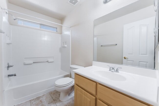 Building Photo - Gated Community  Townhome  2 bedroom, 2 ba...