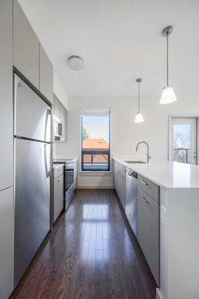 Building Photo - 496 Harvard St