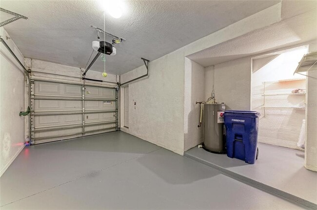 Building Photo - 6618 Pineview Terrace