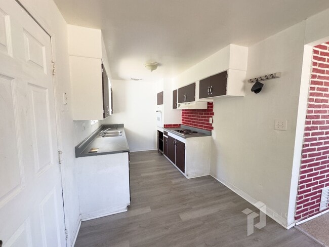 Building Photo - 3 Bedroom Oroville Home with garage and SHOP!