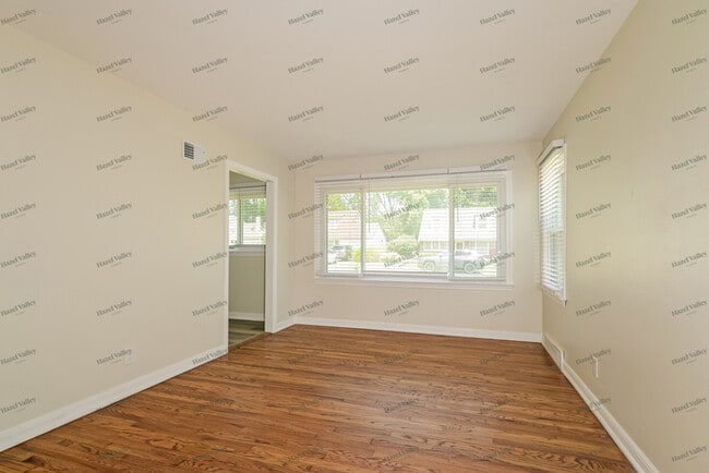 Building Photo - 40 St Walter Ln