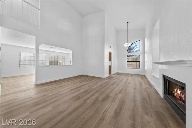 Building Photo - Modern 3Bed/2.5Bath/2Car - 2 Story Home Located In The Guard-Gated Los Prados Golf Community!