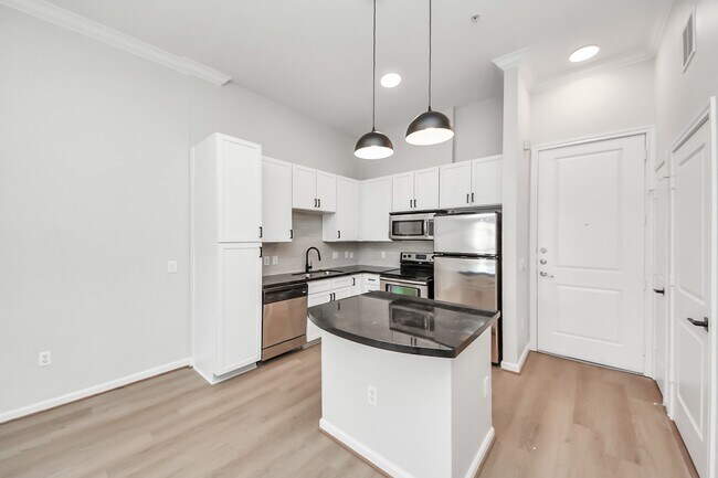 Primary Photo - 6363 San Felipe St