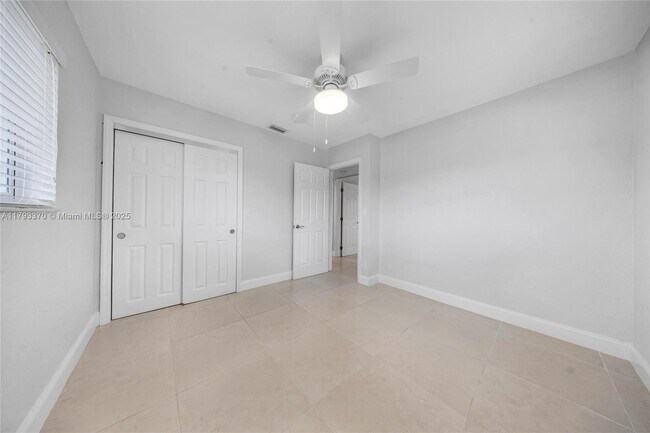 Building Photo - 8801 SW 17th St