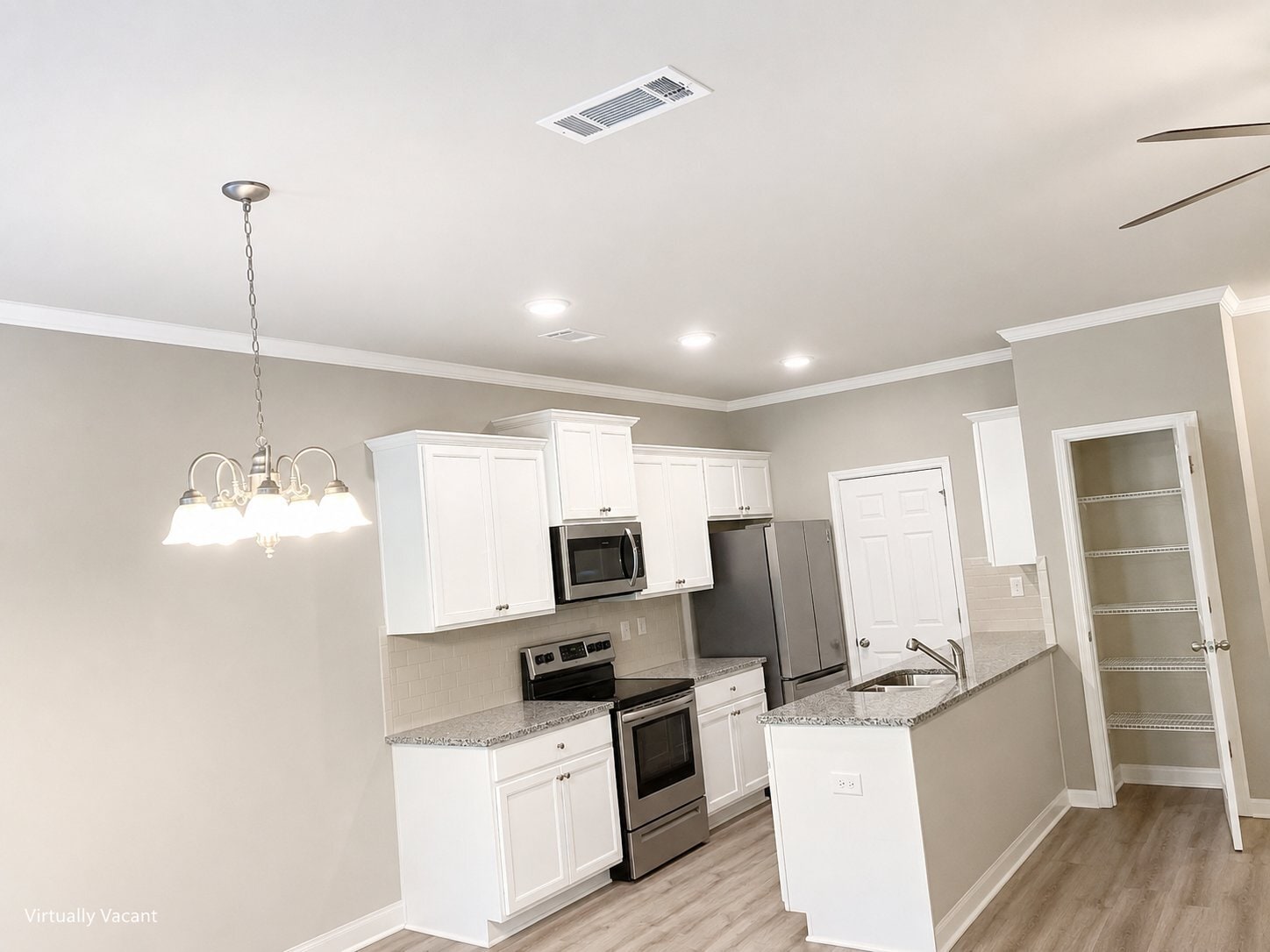 Building Photo - 3693 Acorn Dr