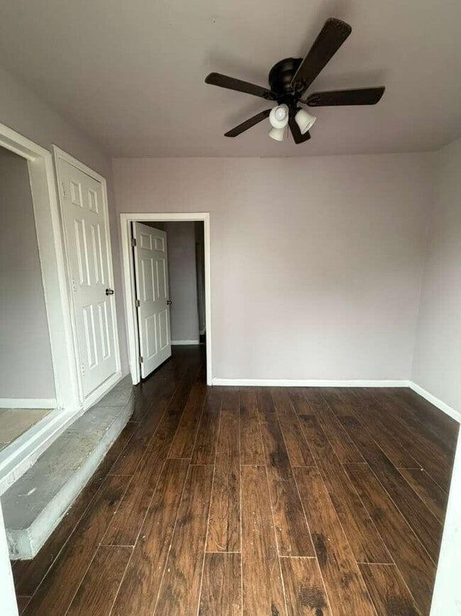 Building Photo - 701 N 9th St