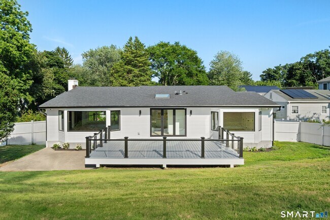 Building Photo - 2 Drumlin Rd