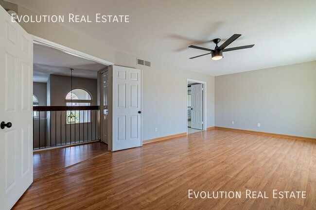 Building Photo - 2033 S Paseo Loma