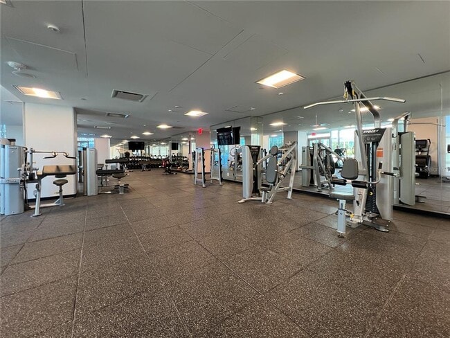 Building Photo - 400 Central Ave