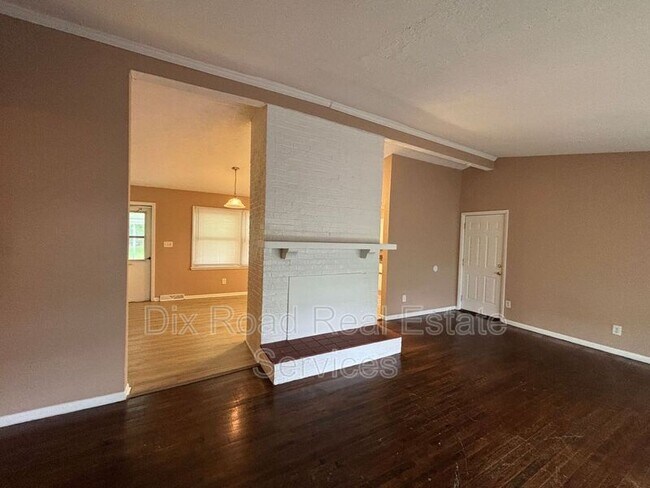 Building Photo - 4984 OH-122