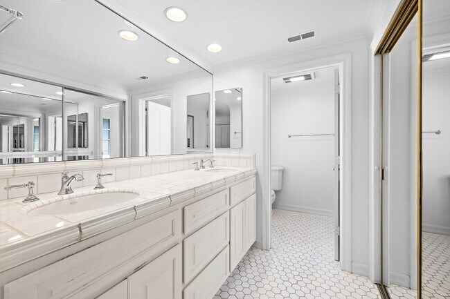 Building Photo - 2612 Lighthouse Ln