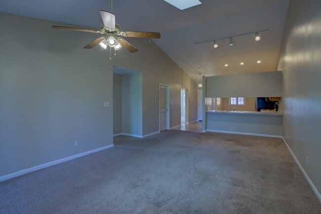 Building Photo - 103 Black Oak Dr