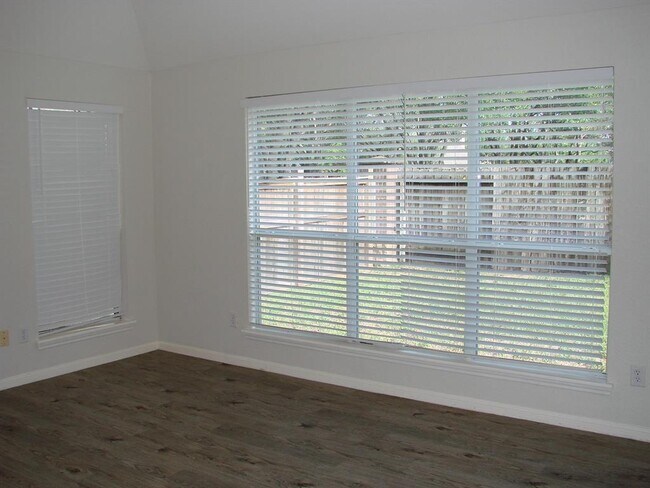 Building Photo - 22434 Cascade Springs Dr
