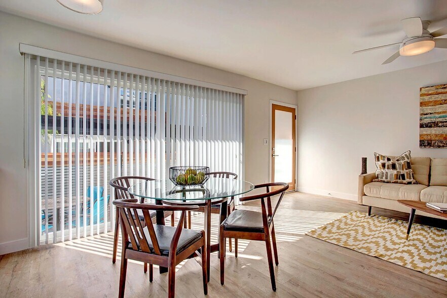 Building Photo - 1543 Stanford St