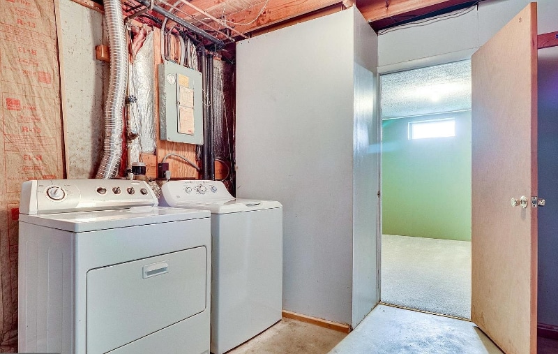 Building Photo - 9417 Mirror Pond Dr