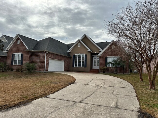 Building Photo - Gated Community Custom Home on the water