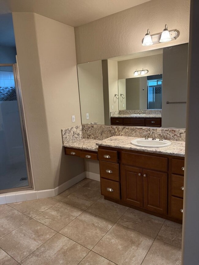 Building Photo - Charming 3 bedroom 2 bathroom with an office, located in Quail Run