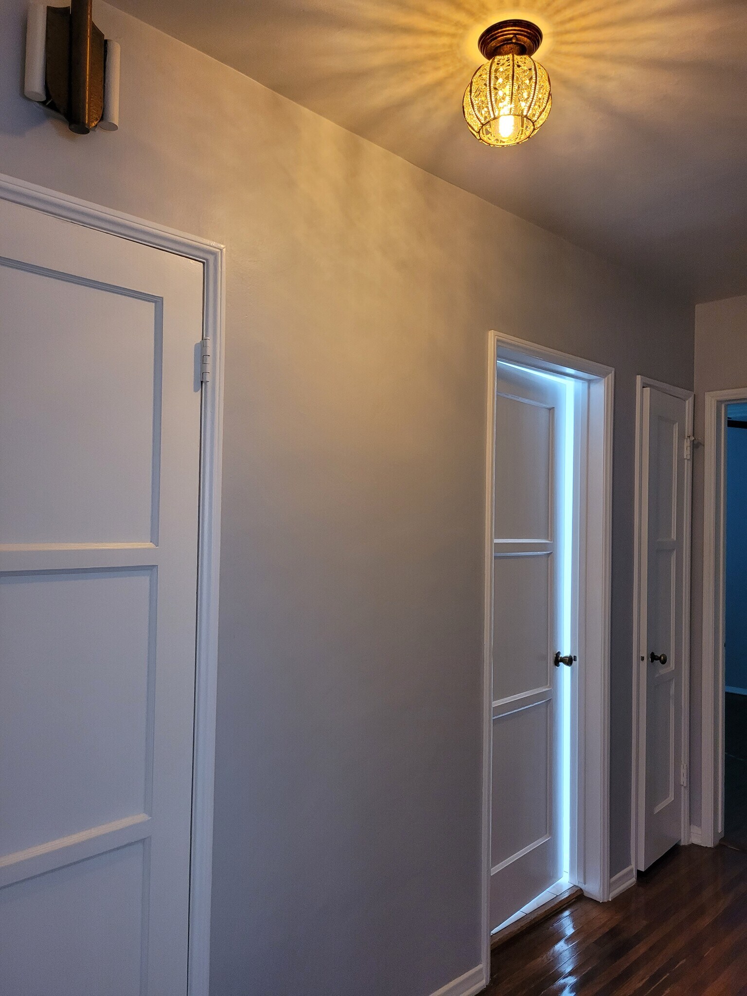 Building Photo - 305 N Palm Ave