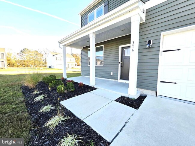 Primary Photo - 374 Robbins Farm Rd