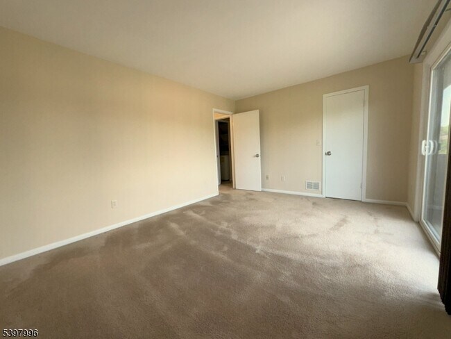 Building Photo - 410 Spruce Hills Dr