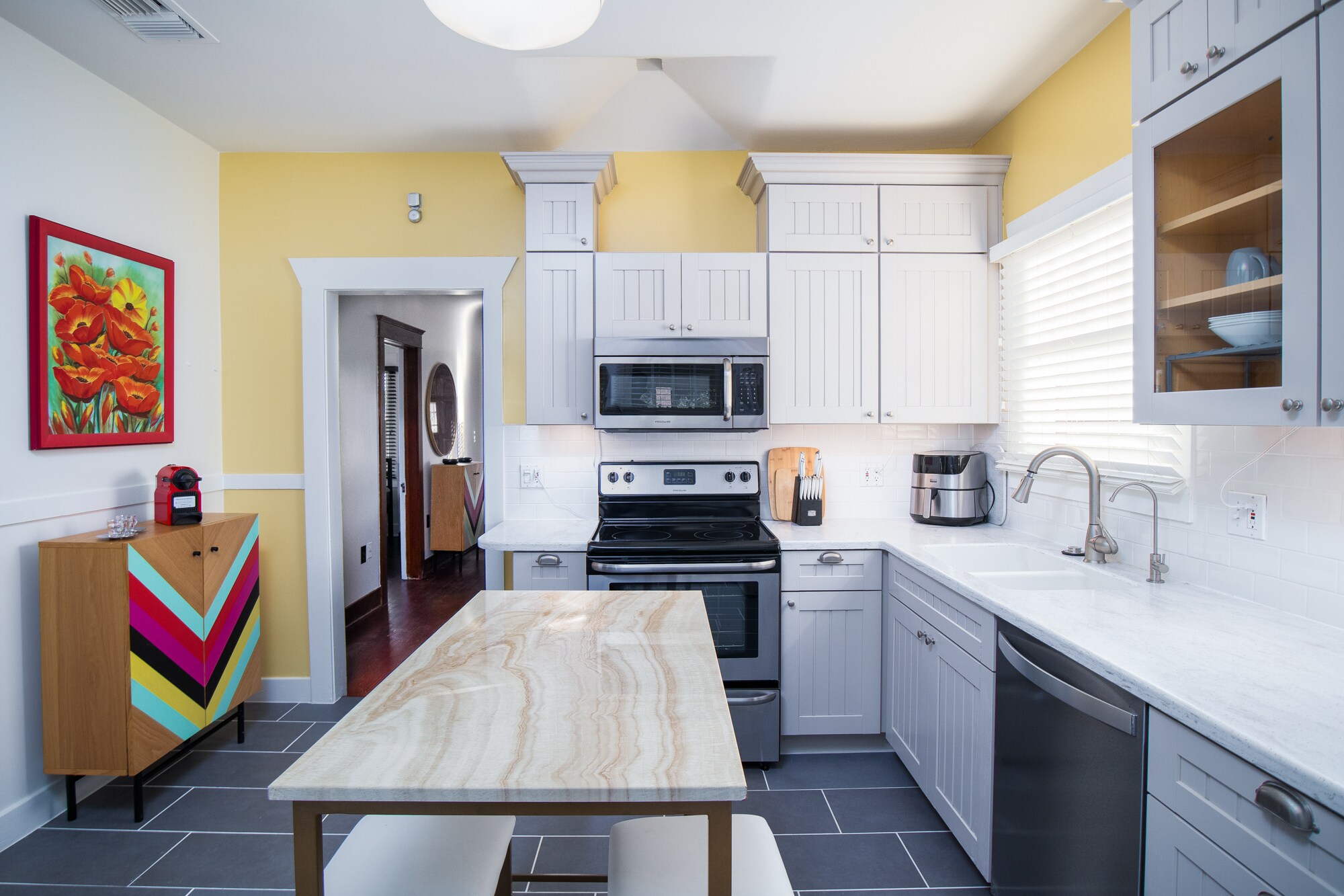 Building Photo - 1102 E Palm Lane