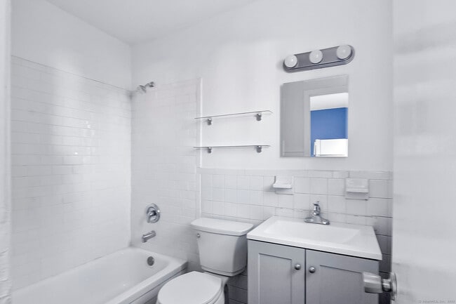 Building Photo - 36 Woodbury Ave