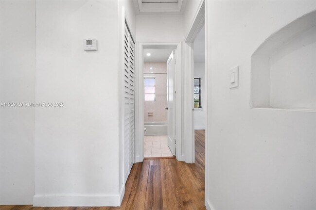 Building Photo - 301 SW 51st Ave