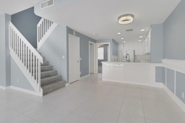 Building Photo - 28721 Alessandria Cir