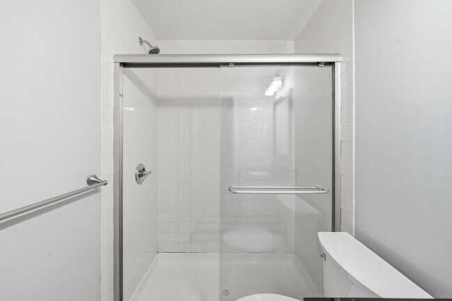 Building Photo - 1942