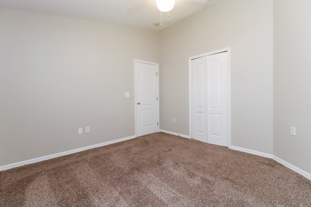 Building Photo - 402 Maple Pointe Dr